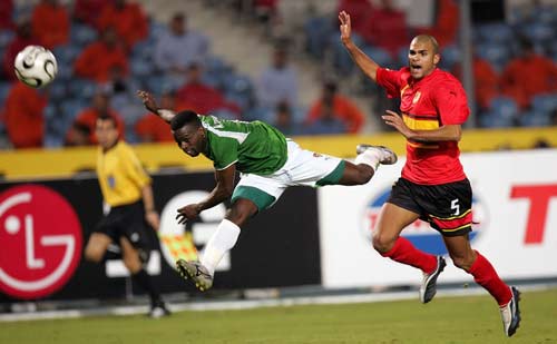 拜仁官方：帕夫洛维奇、比朔夫因病缺席，金玟哉膝盖受伤（拜仁通报：帕夫洛维奇、比朔夫因病缺阵，金玟哉膝部受伤）