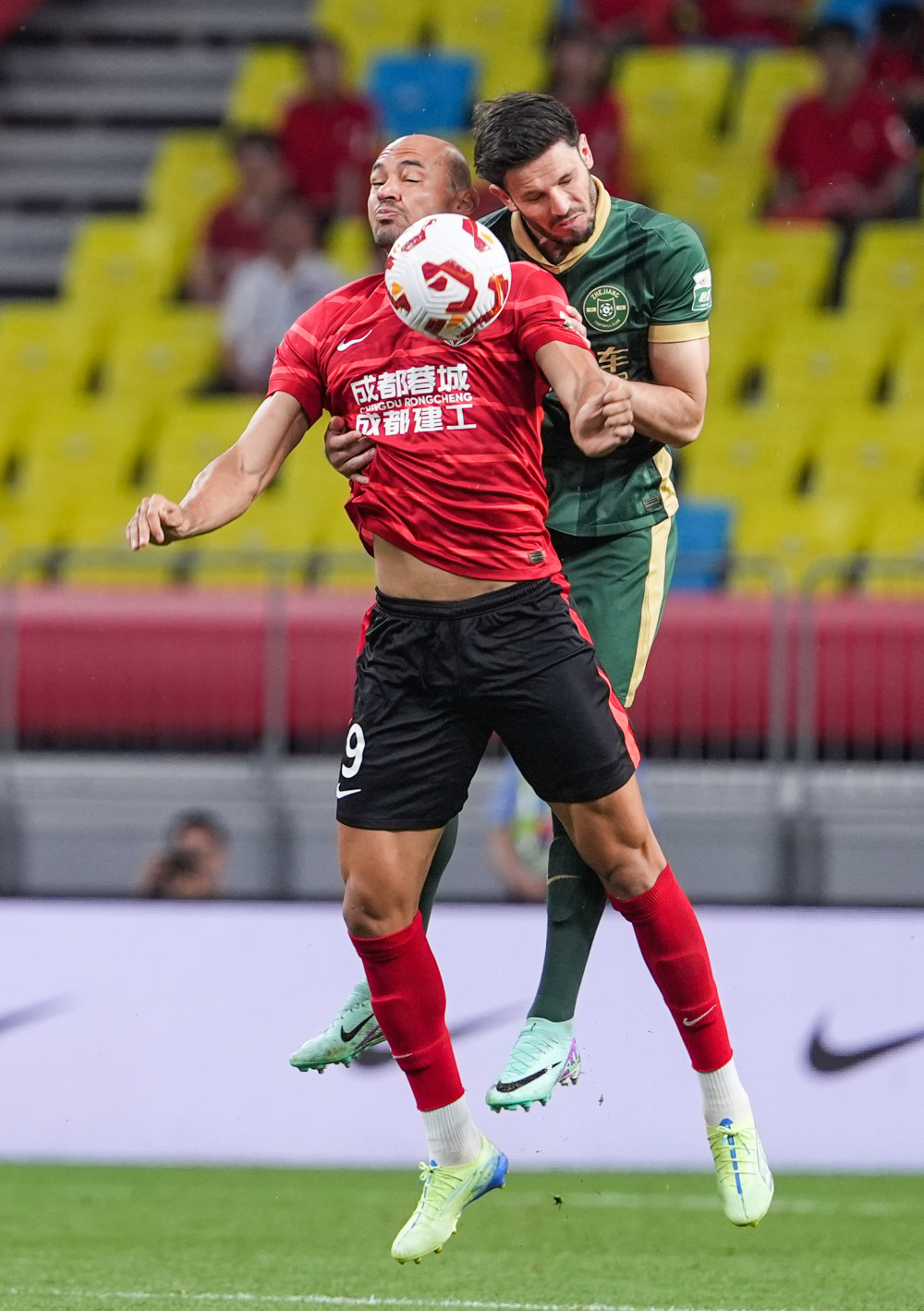 科莫vs萨索洛：尼科-帕斯、阿尔韦托-莫雷诺首发，马蒂奇、贝拉尔迪出战