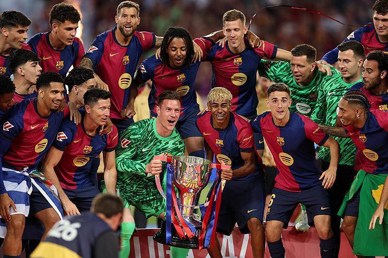 曼联vs西汉姆首发：库尼亚复出，齐尔克泽、小将海文先发