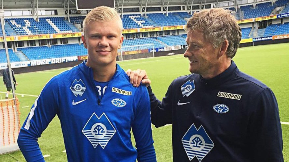 卡瓦尼时隔2个月重返赛场，点球破门助力博卡获胜（阔别两月复出！卡瓦尼点射建功助博卡取胜）