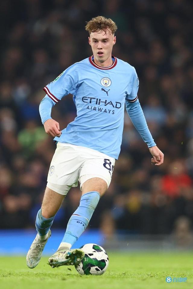 足球不会同情任何人（绿茵场从不怜悯任何人）