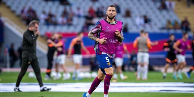 萨拉维亚：C罗是职业与坚持的标杆，梅西是不可复制的天才（萨拉维亚：C罗是职业态度与恒心的楷模，梅西是无法复制的天才）