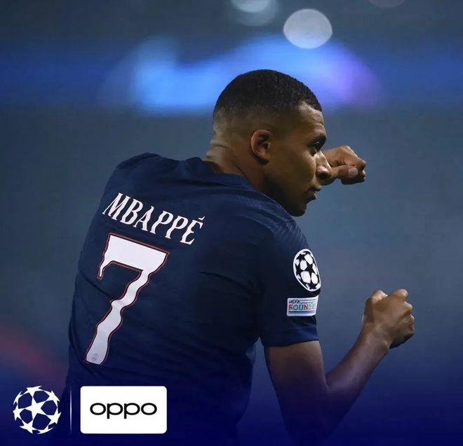 乌迪内斯门将奥克耶开场被直红罚下，此前曾因故意吃牌被调查（乌迪内斯门将奥克耶开场即被直红驱逐，曾因疑似故意领牌接受调查）