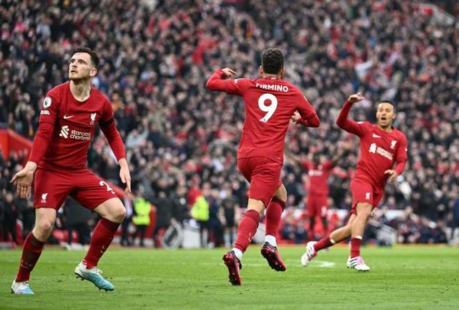 闪耀哥客场2-2战平多特，本赛季欧冠正赛仍一胜难求（客场2-2憾平多特，闪耀哥本季欧冠正赛依旧难求首胜）