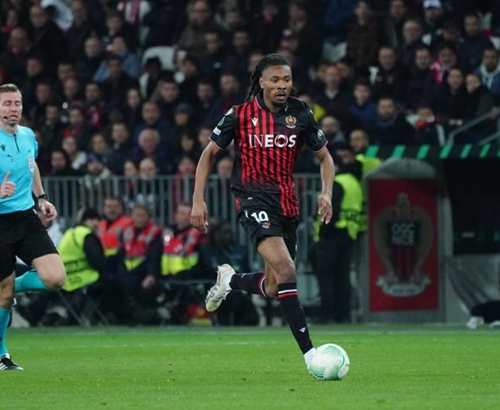 西甲官方：球员将戴紫色袖标参赛以支持国际消除对妇女暴力日（西甲官宣：球员比赛将佩戴紫色袖标，支持国际消除对妇女暴力日）