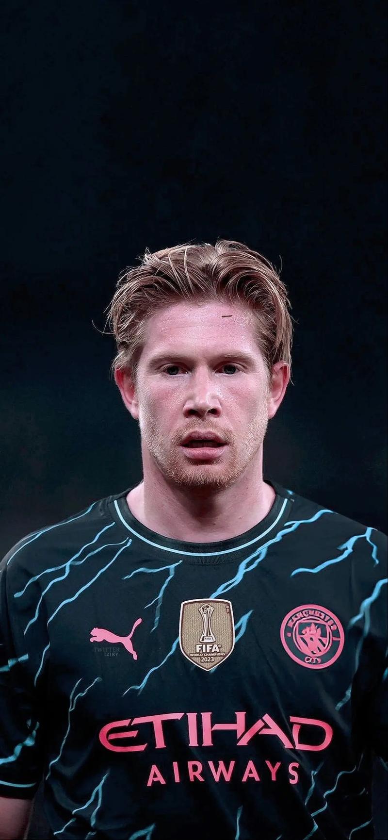 贝林厄姆社媒晒照庆女友生日，二人恋情公开将满一年（贝林厄姆社媒晒照为女友庆生，公开恋情将满一周年）