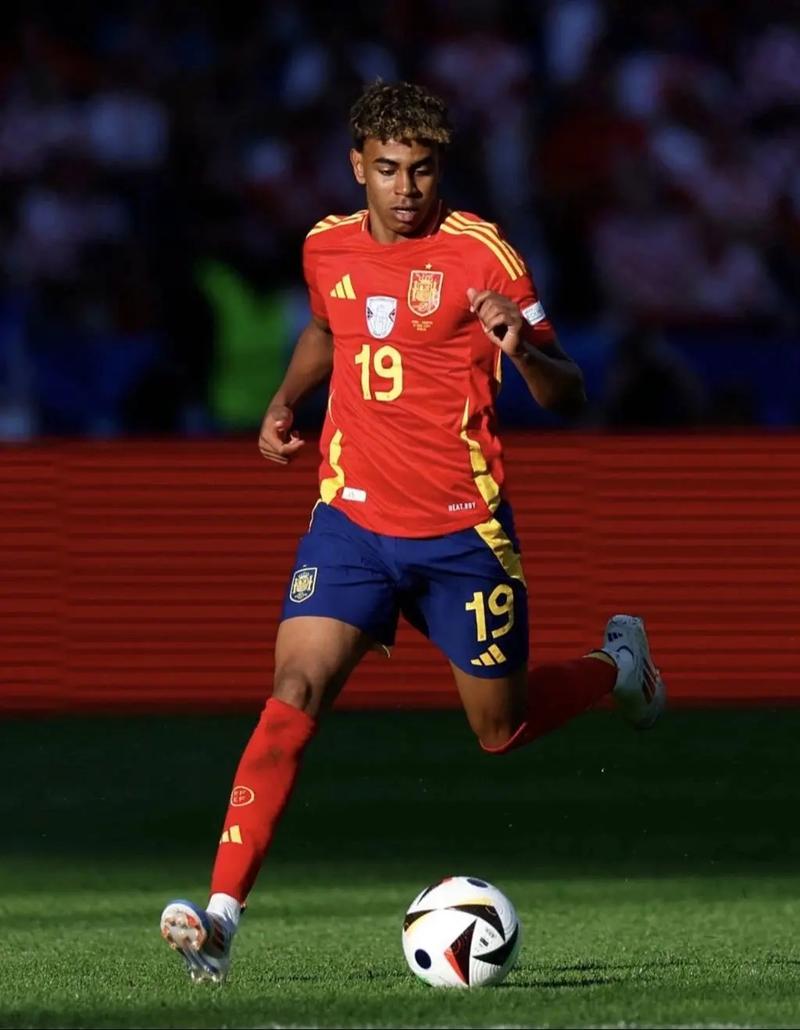 维尔茨闪耀英超！利物浦新星如何策动首球并当选最佳球员？