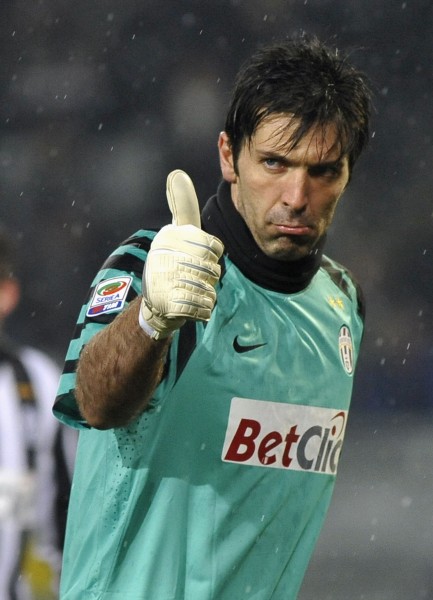 广东大胜后3喜1忧！杜锋终于开窍，王洪泽接班二飞，杜润旺退化