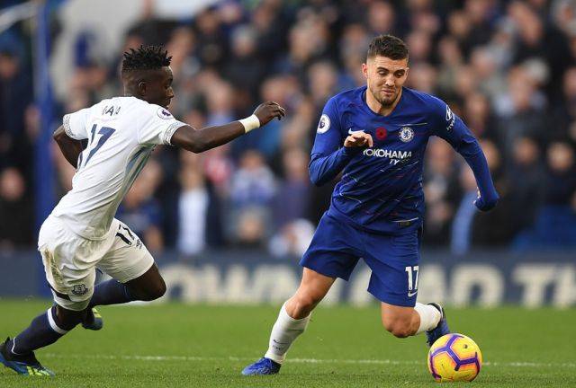 丰特炮轰拉波尔塔：他原本可留下梅西，却选择了追随皇马主席（丰特怒斥拉波尔塔：原可留住梅西，却偏要向皇马主席靠拢）