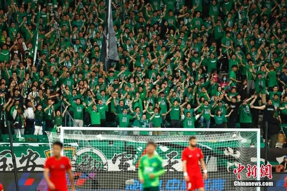 切尔西近10个赛季11次杀入国内杯赛4强，但仅捧杯一次（切尔西过去10季11次闯入本土杯赛四强，却只夺冠一次）