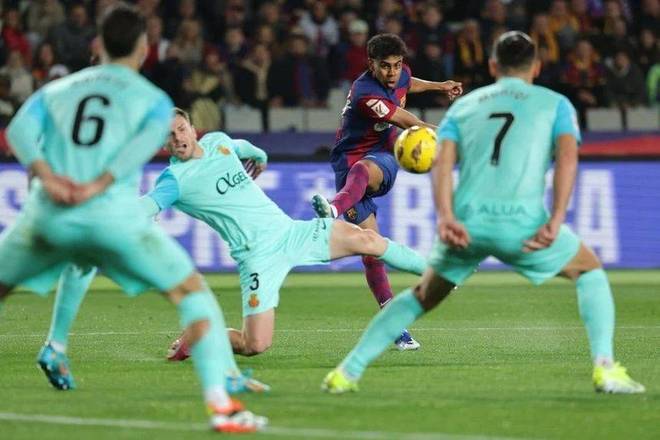 菲尔-琼斯谈马奎尔传中：我不知道他有这种能力，没在训练中见过（菲尔-琼斯评马奎尔传中：训练从未见过，没想到他还有这手）